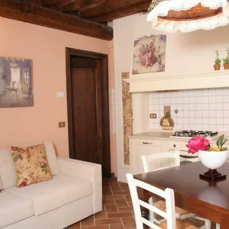 La Casetta Del Borgo Διαμέρισμα *